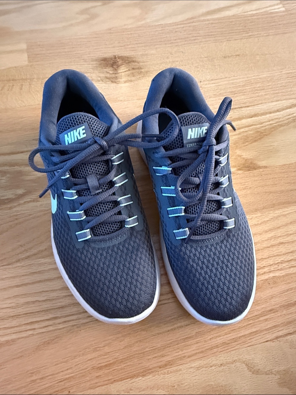 Nike Women’s Navy Blue Sneakers with Light Blue Accents